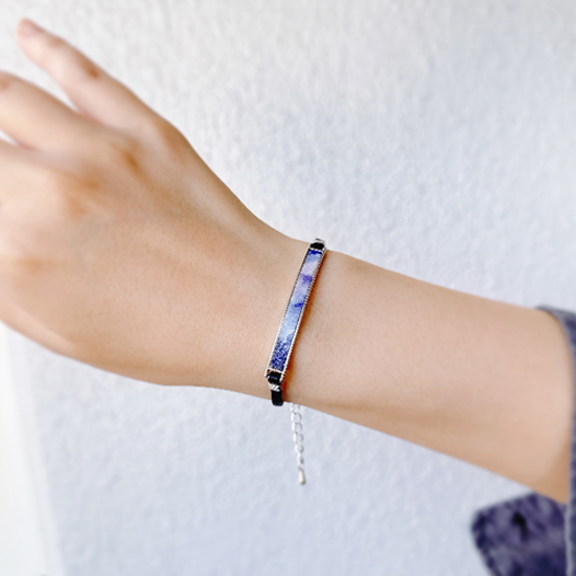 月と雫の耳飾りと夜空のブレスレットセット